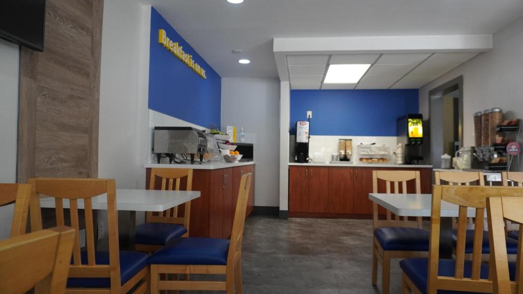 Days Inn by Wyndham Niagara Falls Near The Falls photo 4
