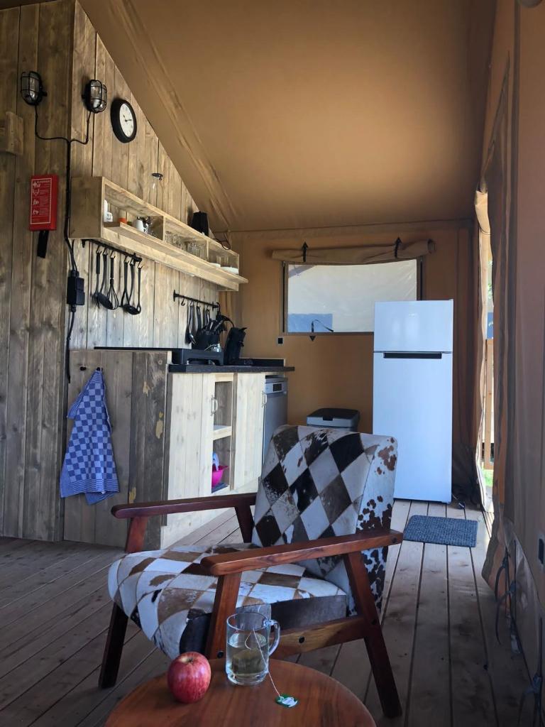 De Hazelaarshof Luxe glampingtent bij natuurgebied De Millingerwaard photo 2