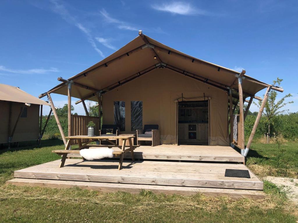 De Hazelaarshof Luxe glampingtent bij natuurgebied De Millingerwaard photo 4