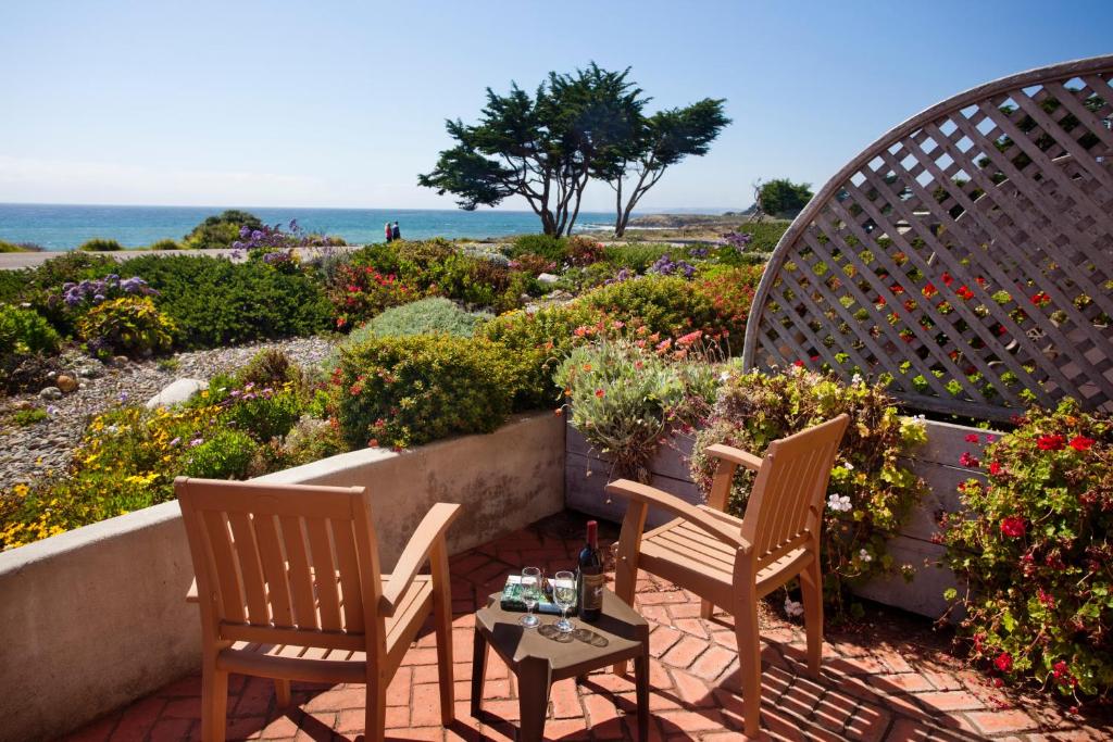 Pelican Inn & Suites photo 3