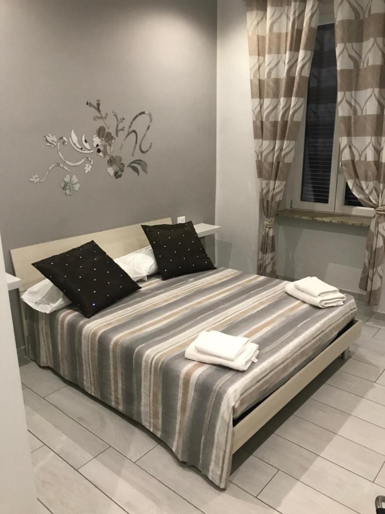 Rosa verde Room Type - Large Double Room