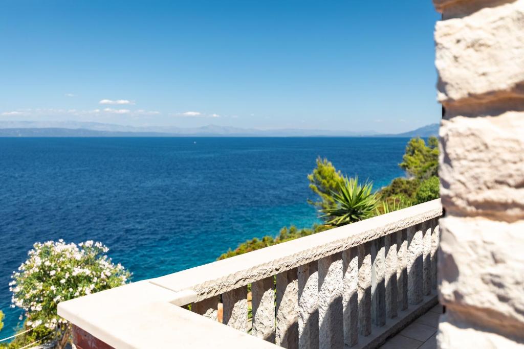 Seafront Stone Villa photo 3