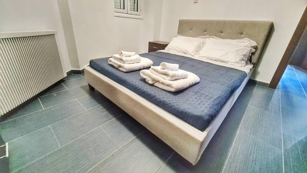 Luxury 2-bed apartment minutes to downtown photo 3