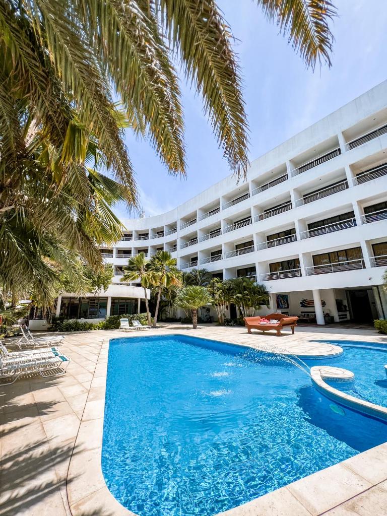 Hotel California Playa El Yaque photo 3