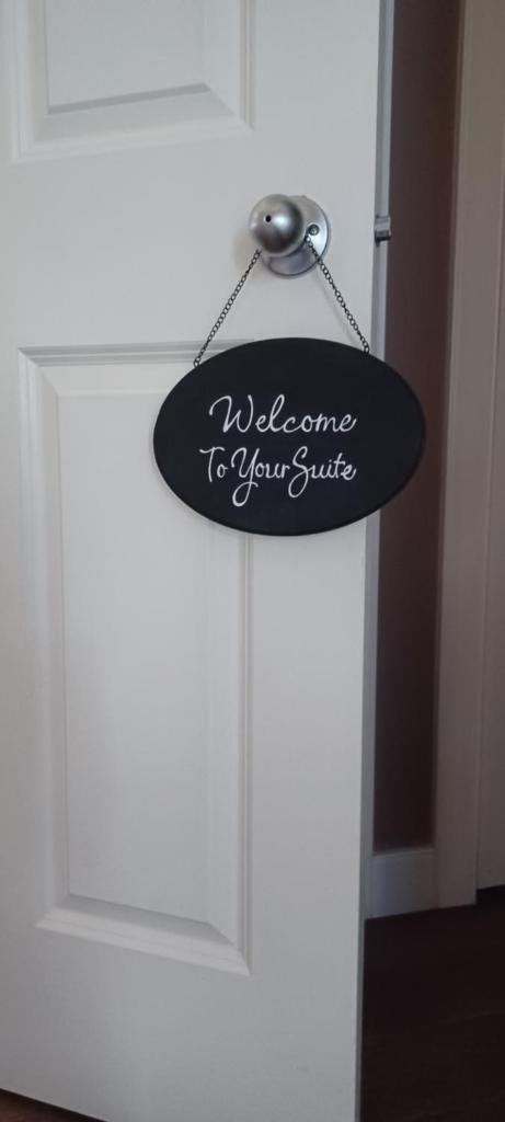 680 SQ FT Private Space With Ensuite Bathroom photo 1