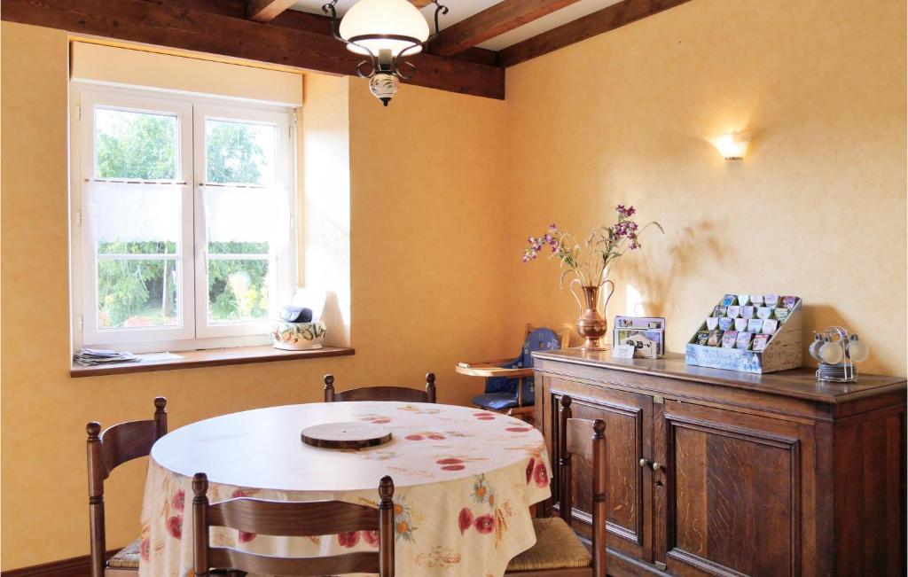Amazing Home In Portbail With 4 Bedrooms And Wifi photo 2