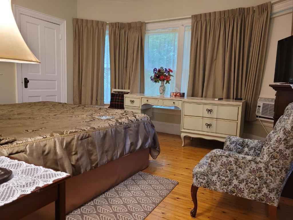 Prince County Guest House Room Type - King Room