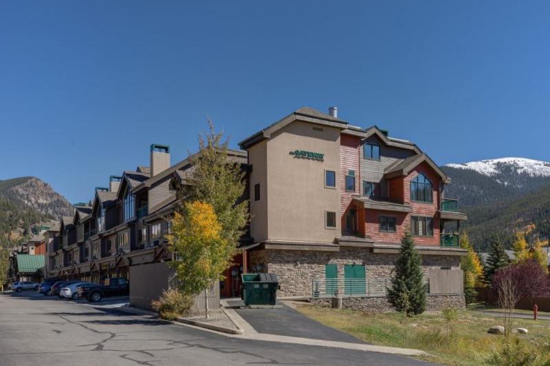 Studio Colorado Vacation Rental Located near River Run Village with Hot Tub and Pool Access image