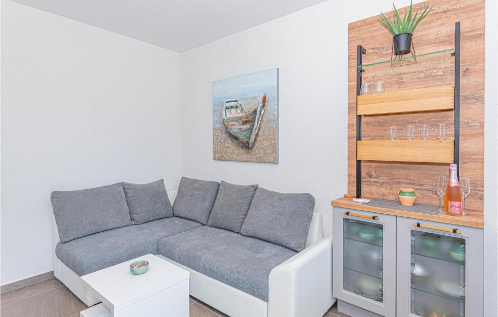 Nice Apartment In Pirovac With Wifi And 2 Bedrooms photo 2