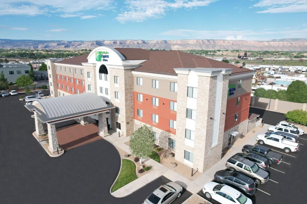 Holiday Inn Express Hotel & Suites Grand Junction, an IHG Hotel photo 2