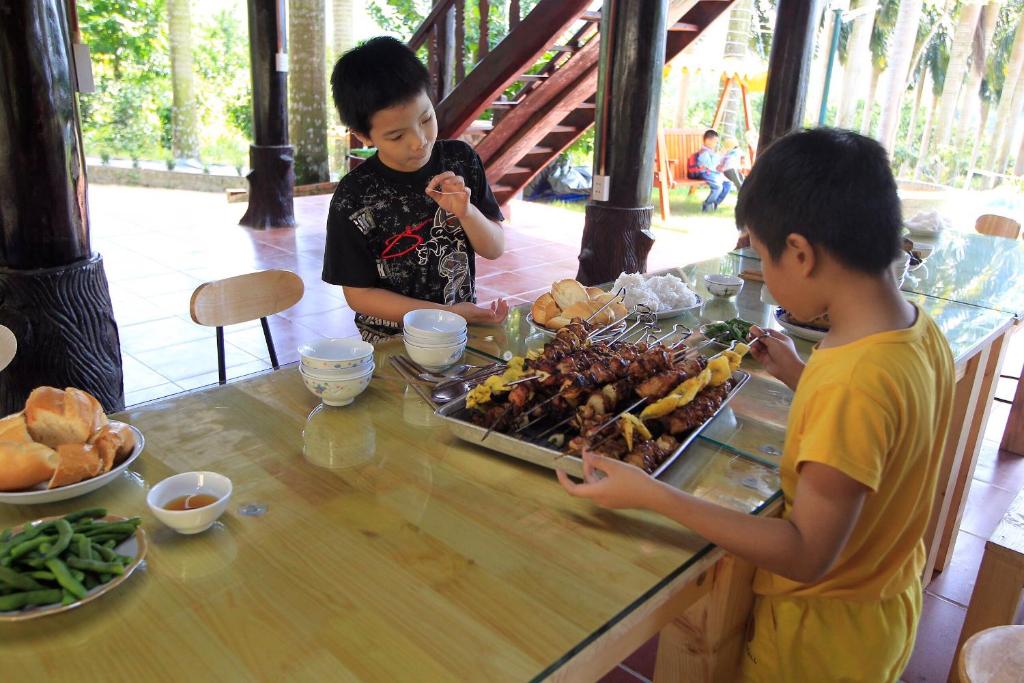 Royal Palm Garden Sóc Sơn - Venue Travel