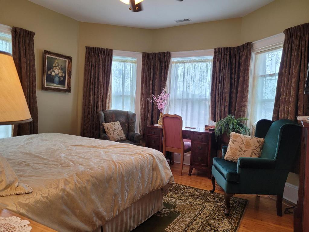 Prince County Guest House Room Type - Deluxe King Suite