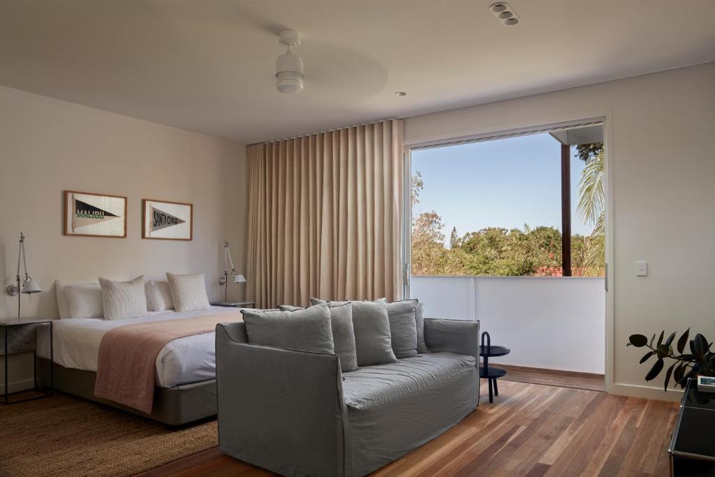 Byron Bay Accom - North Beach Houses 36 Bayshore Drive - No pool in studio photo 2