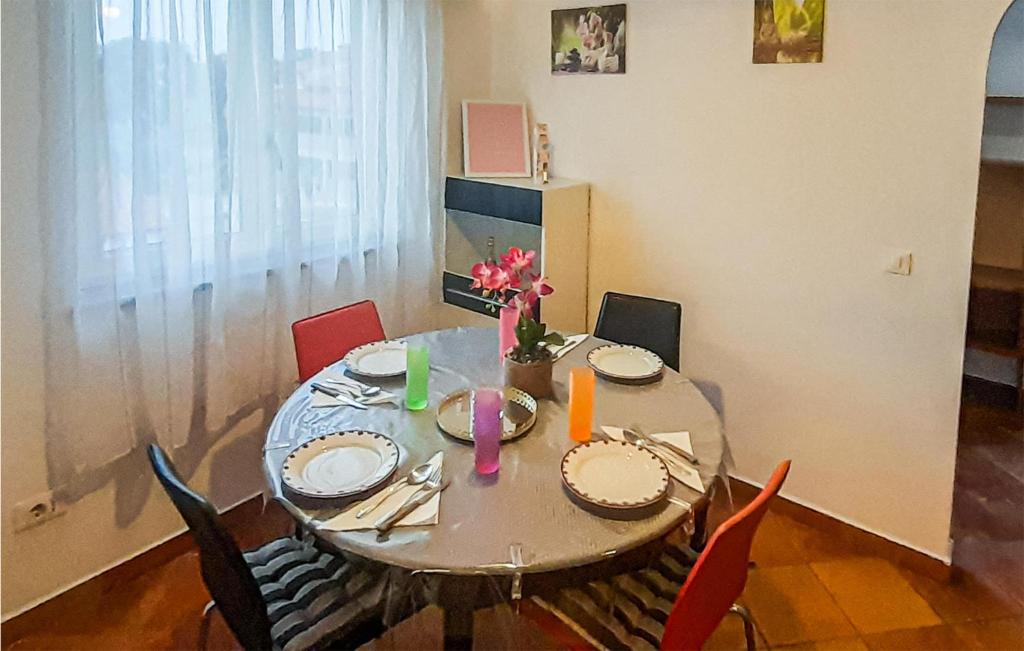 Amazing Apartment In Radosi Kod Zbandaja With Wifi And 2 Bedrooms photo 4
