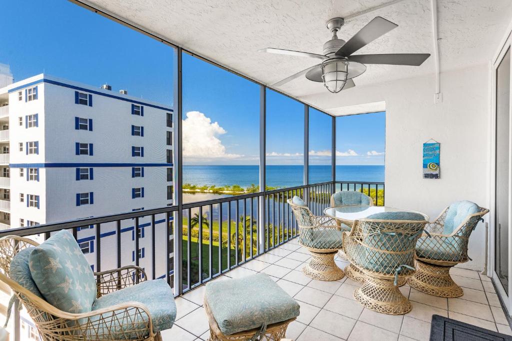 Island Reef 703 image