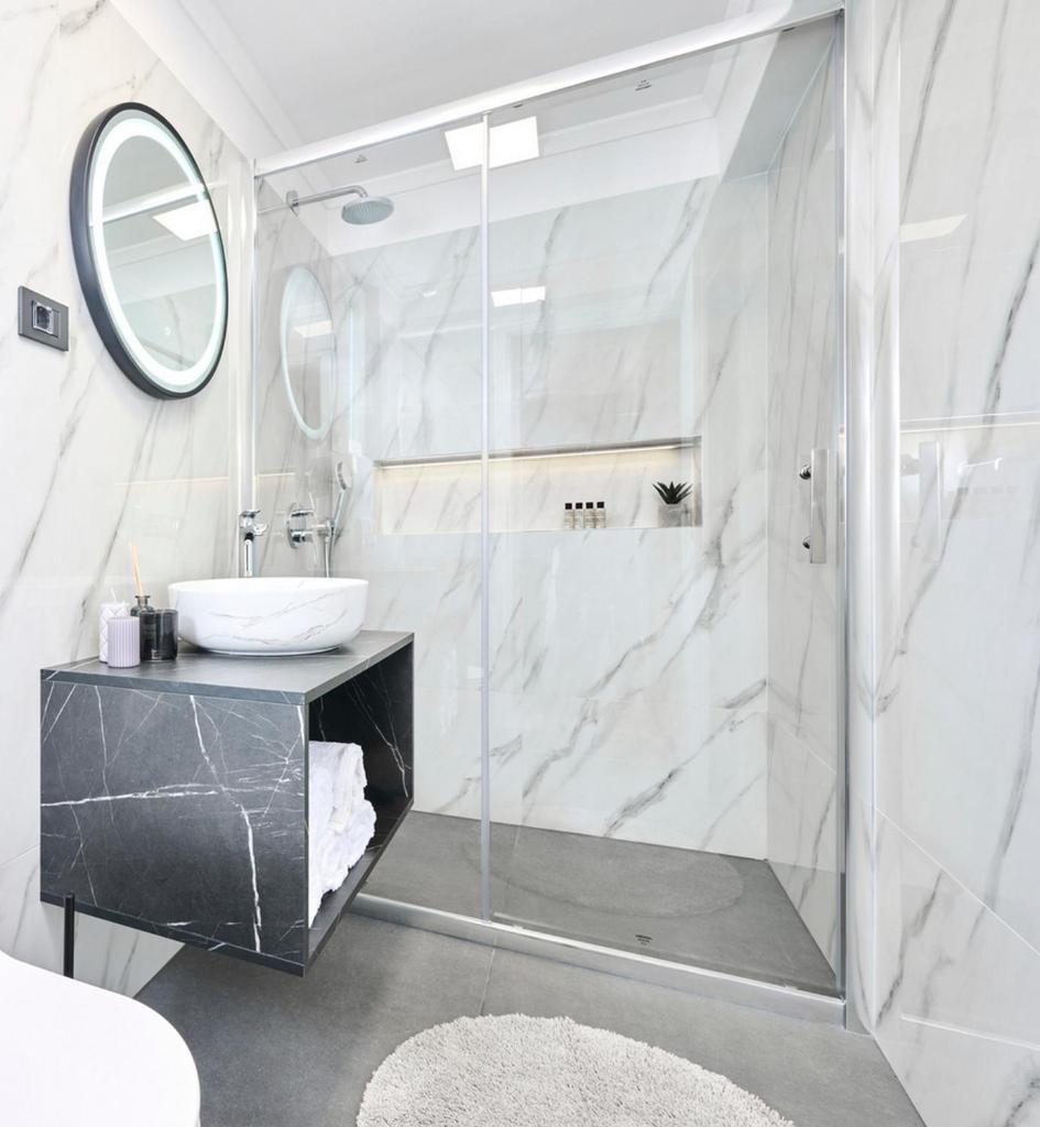 Royal Rei Suite photo 4
