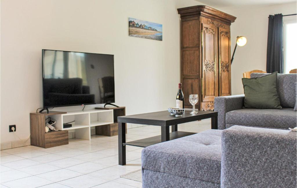 Nice Home In Sainte-mre-glise With Wifi And 3 Bedrooms photo 4