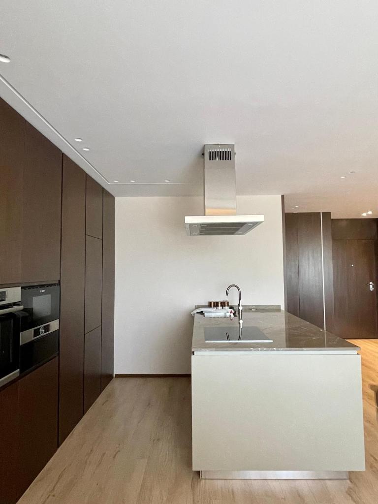 Luxury Lake View Duplex with Indoor Fireplace photo 2