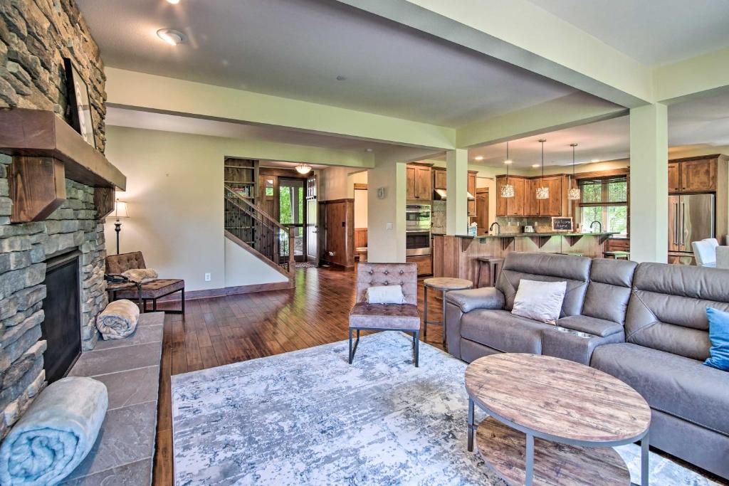 Modern Alpine Home on Prospector Golf Course! photo 4