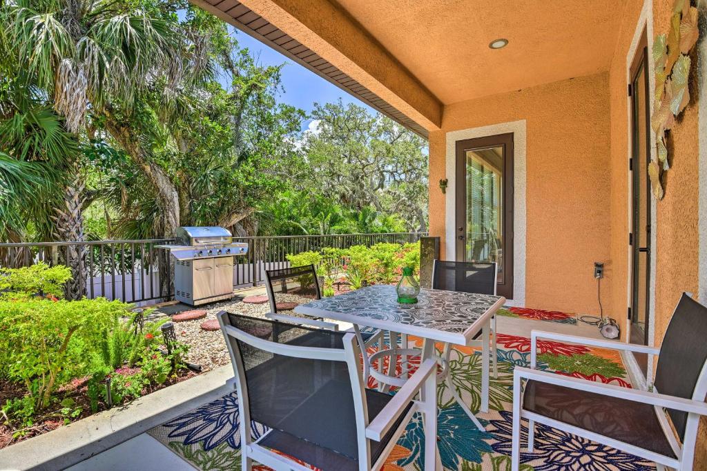 Elegant Venice Home with View - Walk to Beach! photo 1