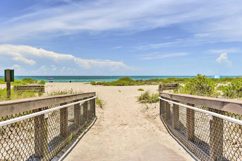 Elegant Venice Home with View - Walk to Beach! photo 2
