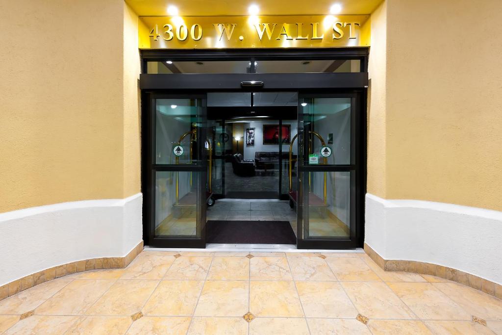 Grand Texan Hotel and Convention Center photo 2