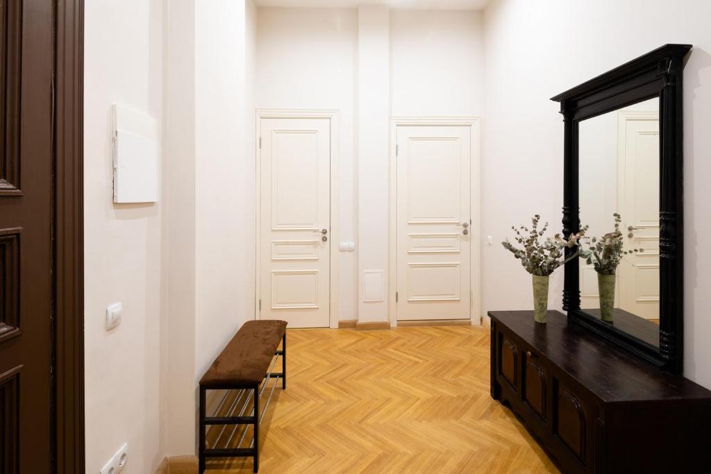 Old Riga Modern and Spacious 2 bedroom Apartment, Riga
