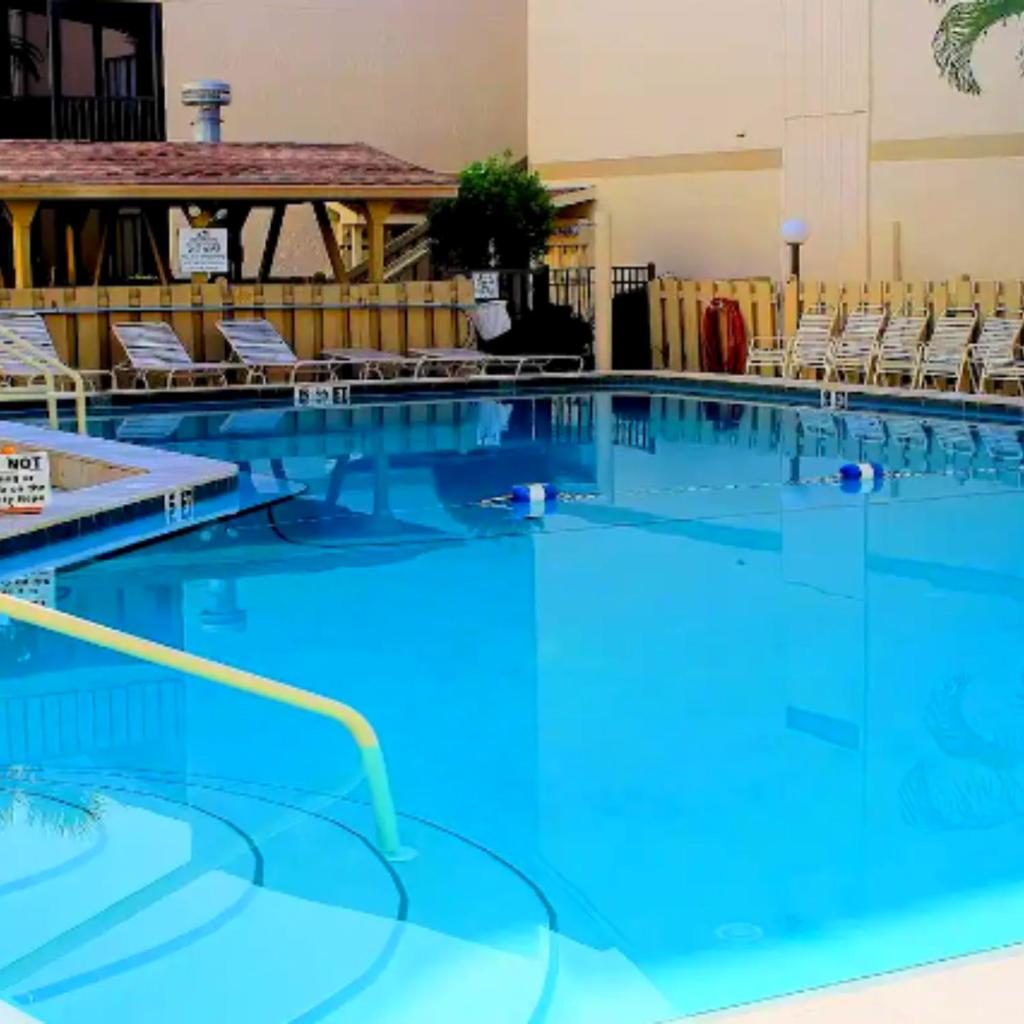 Sarasota Pool Apartment photo 1