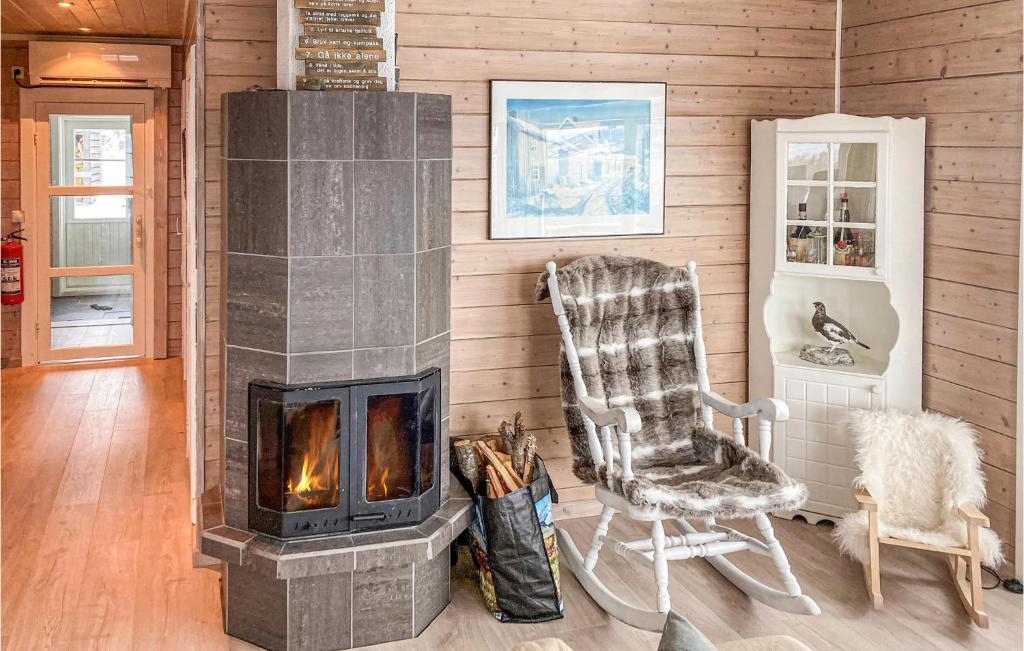 Beautiful Home In Bogen I Ofoten With Jacuzzi, Sauna And 2 Bedrooms photo 2