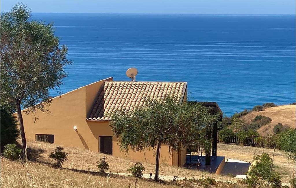 Beautiful Home In Realmonte With 2 Bedrooms And Wifi