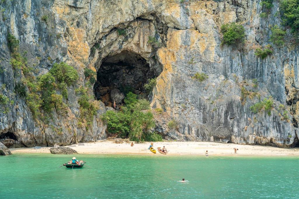 Du thuyền Fantasea Adventures 