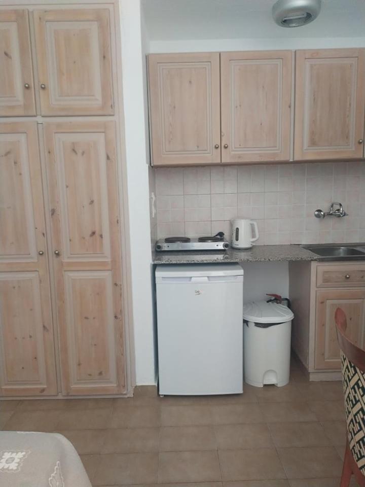 Nicolas Apartments photo 2
