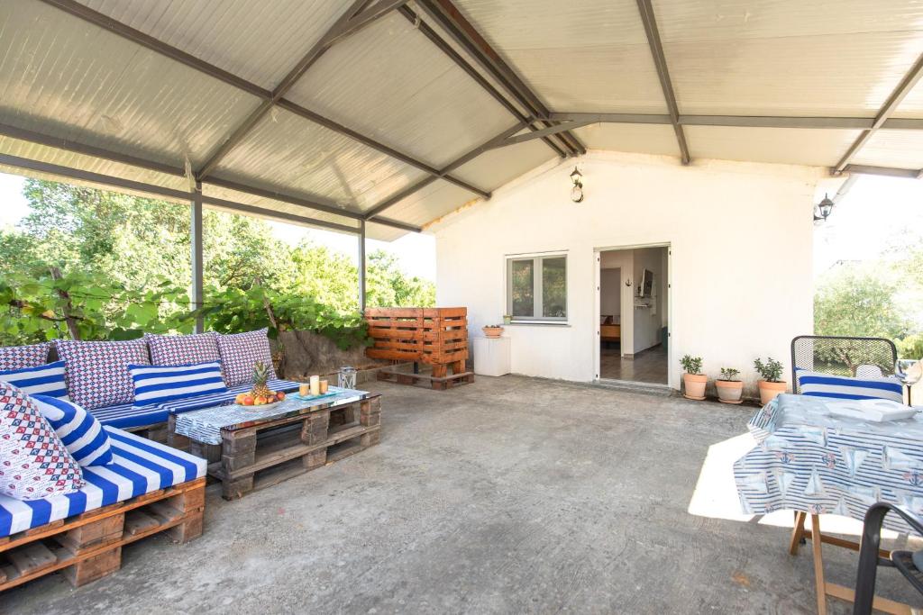 House Lora photo 1