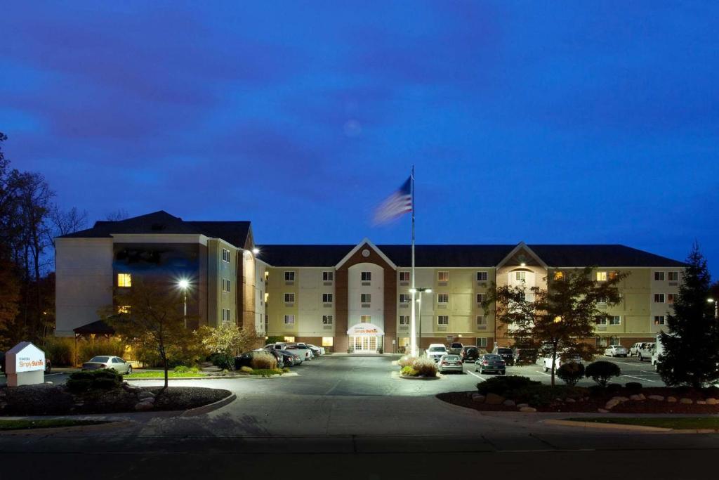 Sonesta Simply Suites Cleveland North Olmsted Airport image