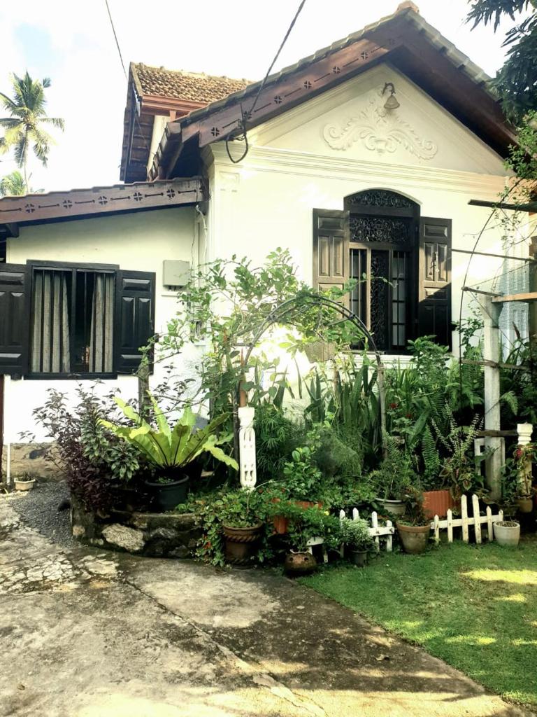 Roselin Villa by L2G