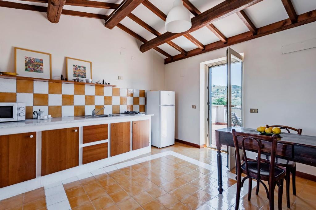 Gli Iris Apartments by Wonderful Italy photo 4