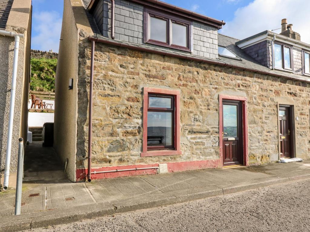 Dolphin Cottage photo 1