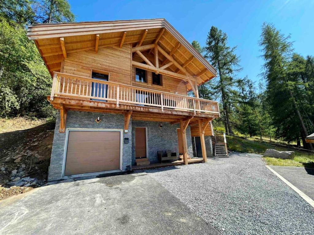 Chalet de 5 chambres avec sauna jardin clos et wifi a Les Orres