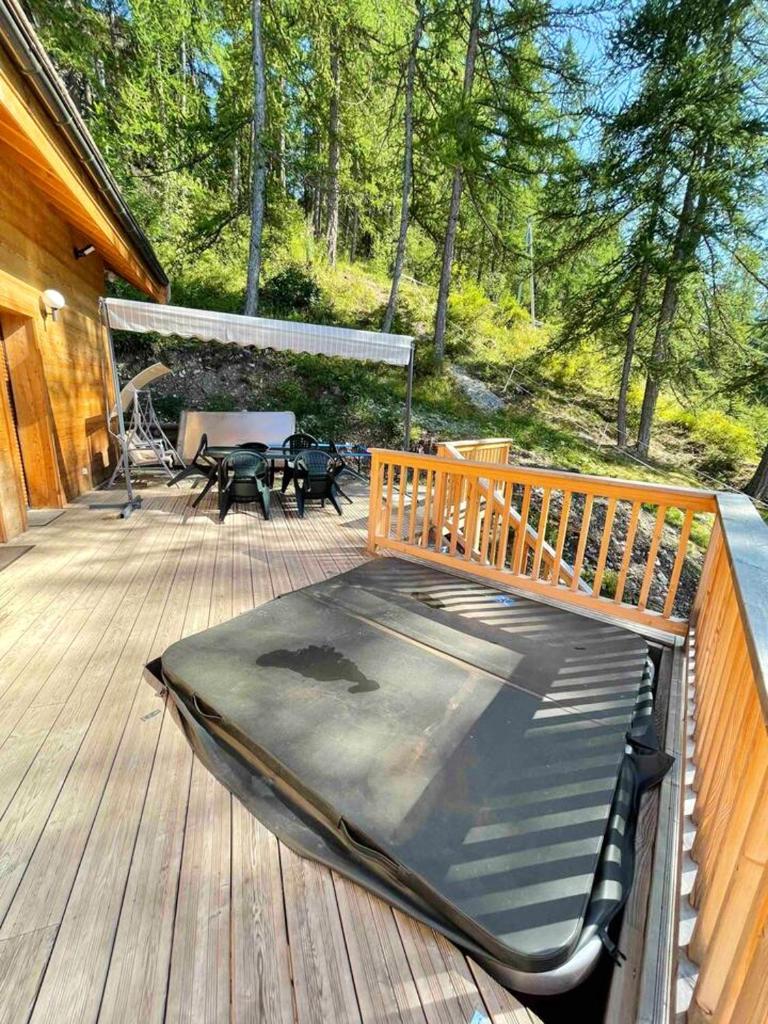 Chalet de 5 chambres avec sauna jardin clos et wifi a Les Orres photo 1