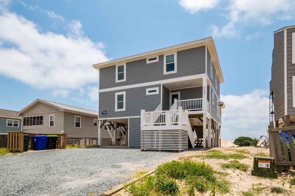 Dunes by Oak Island Accommodations image