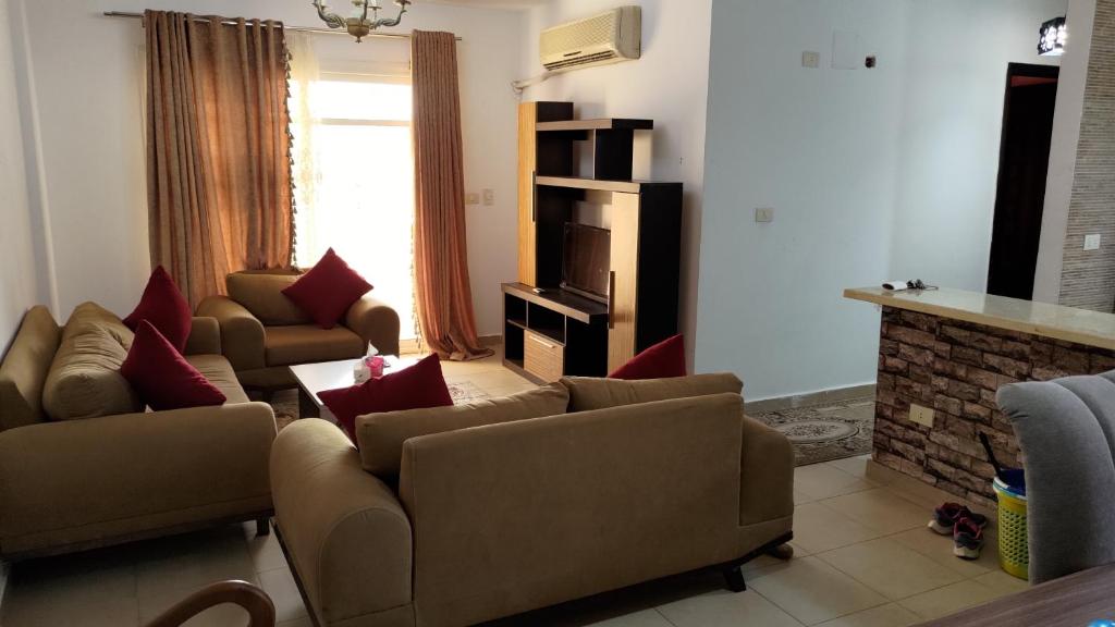 Lovely 2-bedrooms Apartment with free parking photo 1