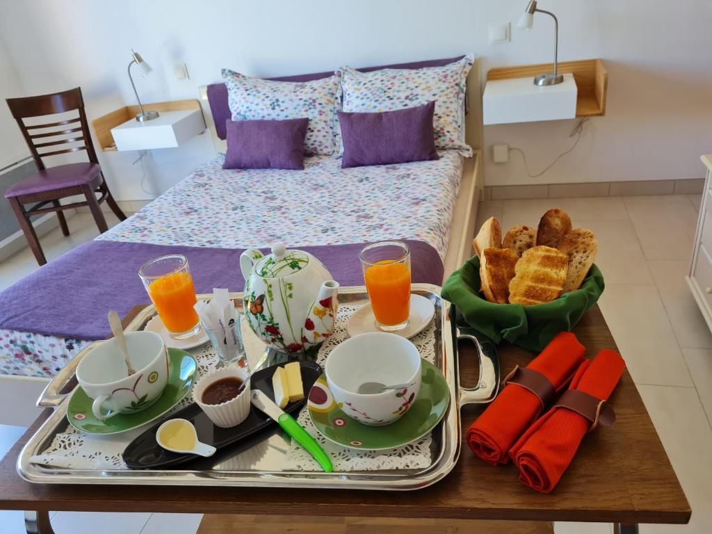 Chambres d'hôtes B&B La Bergeronnette avec piscine couverte chauffée photo 2