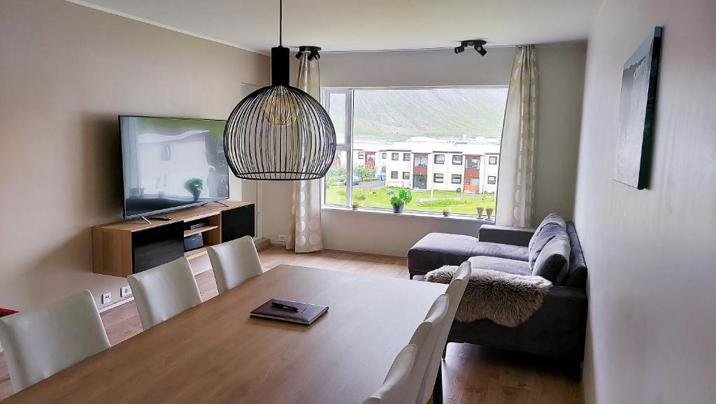 Apartment with Amazing Mountain View photo 2