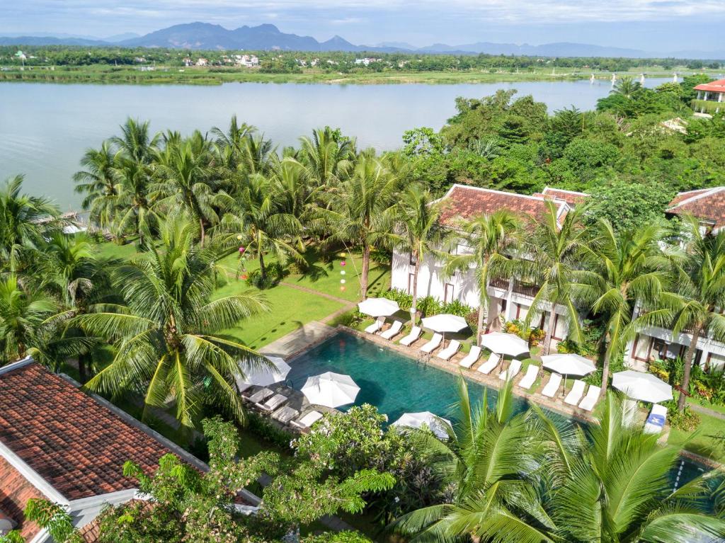 Vĩnh Hưng Emerald Resort