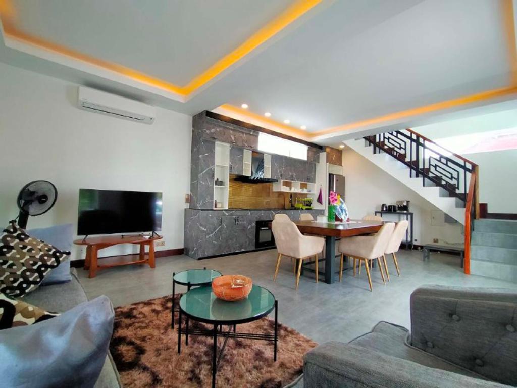 The Falcon Villa photo 3