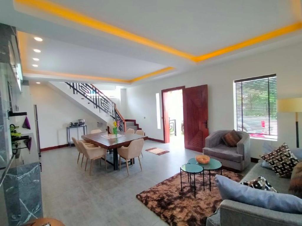 The Falcon Villa photo 4