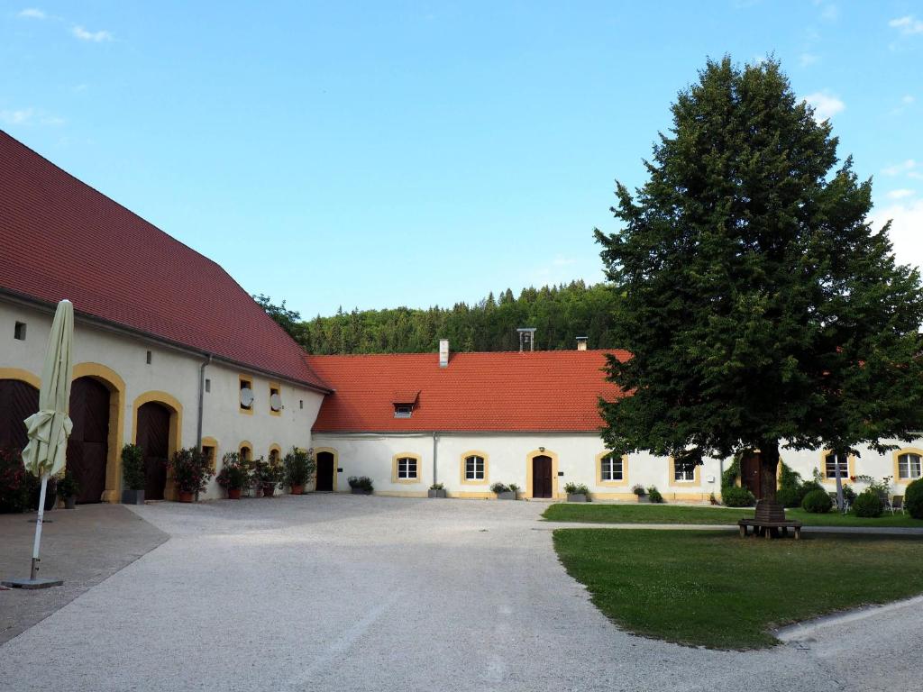 Schloss Ehrenfels photo 1
