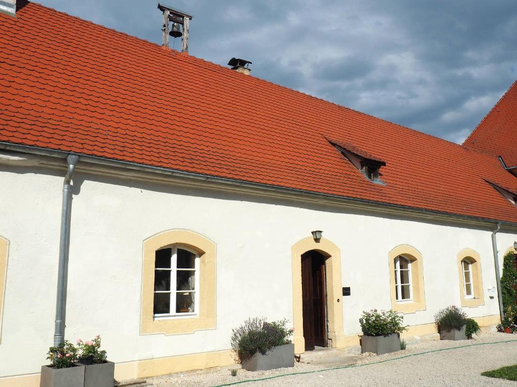 Schloss Ehrenfels photo 2