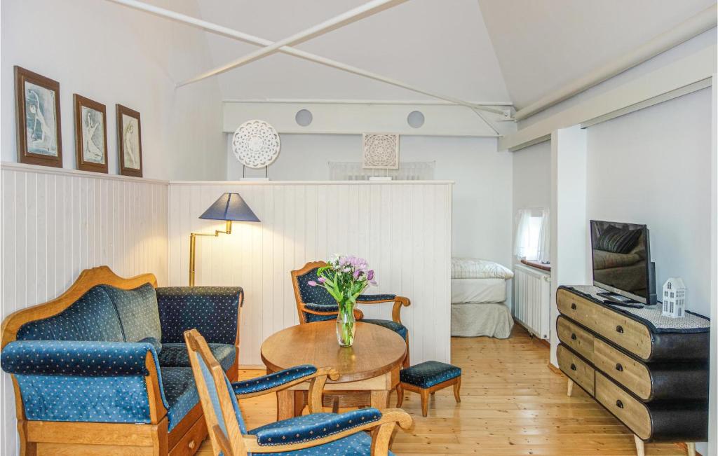 Nice Apartment In Detern With Wifi And 1 Bedrooms photo 2