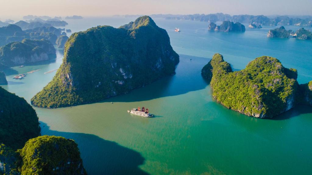 Du thuyền Victory Star 